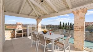 Μπαλκόνι ή βεράντα στο Villa Hardy by Villas Holiday