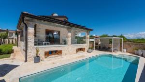 Πισίνα στο ή κοντά στο Villa Hardy by Villas Holiday
