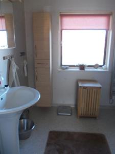 Fotografie z fotogalerie ubytování Villa med blommande trädgård, centralt Båstad v destinaci Båstad