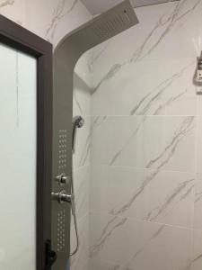 A bathroom at Khách sạn CƯỜNG THÀNH