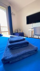 A bed or beds in a room at Ocean flat