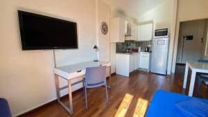A kitchen or kitchenette at Ocean flat