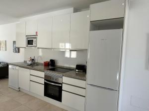 Kuchyňa alebo kuchynka v ubytovaní Nerja Paradise Rentals - Villa Jade