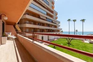 Balkon lub taras w obiekcie ApartUP La Concha Beachfront II