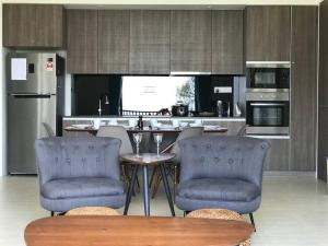 Kuchyň nebo kuchyňský kout v ubytování 5 Stars Seafront Suite By The Sea 日落无敌全海景 5星 酒店等级