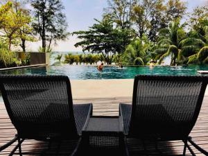 Bazén v ubytování 5 Stars Seafront Suite By The Sea 日落无敌全海景 5星 酒店等级 nebo v jeho okolí