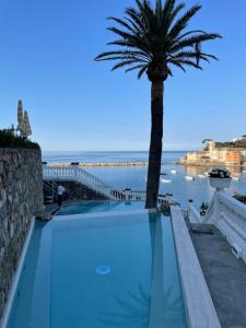 The swimming pool at or close to Hotel Helvetia