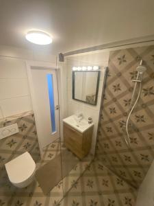 A bathroom at R-Penzion Még 37 kép