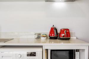 Köök või kööginurk majutusasutuses Torbay 1BR Bolthole - WiFi - Seaviews