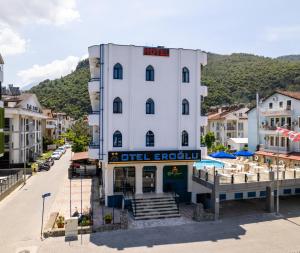 Ein allgemeiner Bergblick oder ein Berglick von des Hotels aus
