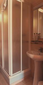 Un baño de Hostal Esfigueral