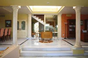 Fotografia z galérie ubytovania CALAHONDA Increíble villa con piscina y jardines v destinácii Sitio de Calahonda