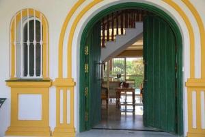 Fotografia z galérie ubytovania CALAHONDA Increíble villa con piscina y jardines v destinácii Sitio de Calahonda
