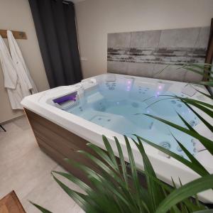 Fotografie z fotogalerie ubytování Gite La Cabiotte Nature et Spa v destinaci Sarcey