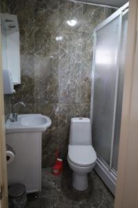 Ванная комната в DEMİR OTEL RESTAURANT