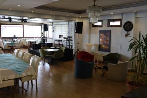 Гостиная зона в DEMİR OTEL RESTAURANT