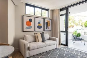 Ruang duduk di Casa on Kei by Totalstay