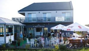 Restauracja lub miejsce do jedzenia w obiekcie Apartamenty Scarlet