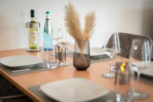 Nápoje v ubytování Harmony: Edersee Apartment – Sperrmauer – Lounge