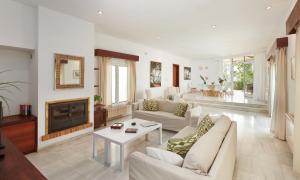 Posedenie v ubytovaní Villa Punta des Port 13 by dracmallorca
