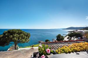 a view of the ocean from a resort at Casa Nina in Arenzano