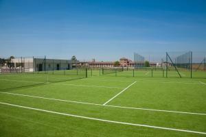 Tenis a/nebo squash v ubytování Garda Residence San Vigilio Golf nebo okolí