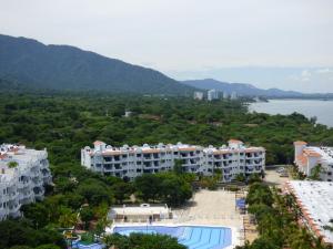 an aerial view of the resort and the water at Apartamento Frente al Mar in Santa Marta