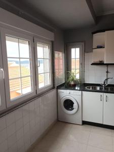 Zdjęcie z galerii obiektu Casa María con jardín, aparcamiento y vistas al mar w mieście Fisterra