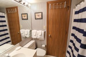 Koupelna v ubytování Seven Springs Meadowridge 2 Bedroom Standard Condo with Mountain Views condo