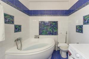 A bathroom at SAIL VILLA