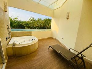 Bassein majutusasutuses Artisan Playa Esmeralda Family Beach Hotel või selle lähedal