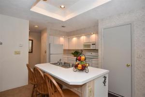 Dapur atau dapur kecil di Seven Springs 3 Bedroom Standard Condo with Loft and Mountain Views! condo