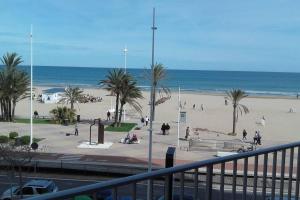 Zdjęcie z galerii obiektu HOTEL H104 I Posada del Mar I Encantador hostel en la playa de Gandia w mieście Los Mártires