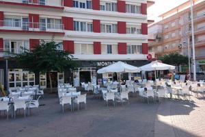 Zdjęcie z galerii obiektu HOTEL H104 I Posada del Mar I Encantador hostel en la playa de Gandia w mieście Los Mártires