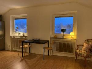 Telewizja i/lub zestaw kina domowego w obiekcie Great Apartment in central Härnösand