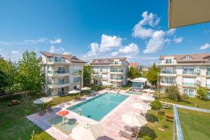 Bazén v ubytování Belek Deluxe Suit nebo v jeho okolí
