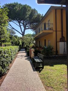 Vonkajšia záhrada v ubytovaní Residence Le Rose