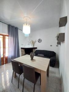 Zonă de luat masa în acest apartament