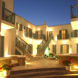 Afbeelding uit fotogalerij van Yanna Luxury Suites (Asteri Suites) in Ornos