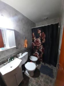 Ένα μπάνιο στο Casa amplia y cómoda +4 φωτογραφίες