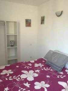 Posteľ alebo postele v izbe v ubytovaní Gites de Lyse avec Jacuzzi