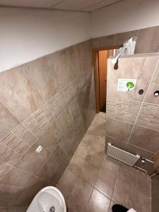 A bathroom at Penzión Michaela Vyhne Még 37 kép