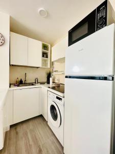 Zdjęcie z galerii obiektu OCEANFRONT APARTAMENT w Aronie