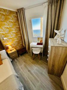 Zdjęcie z galerii obiektu OCEANFRONT APARTAMENT w Aronie