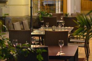 Reštaurácia alebo iné gastronomické zariadenie v ubytovaní Hotel Štekl - Hrubá Skála