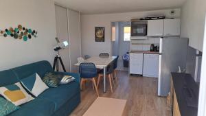 Kuchyňa alebo kuchynka v ubytovaní Appartement 6 personnes les Sables d'Olonne