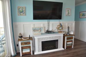 A television and/or entertainment centre at Lighthouse View