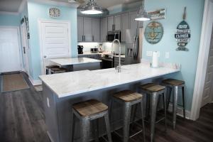 A kitchen or kitchenette at Lighthouse View