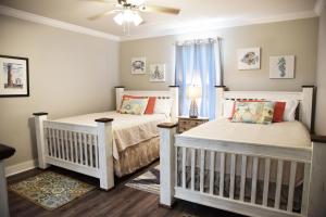 A bed or beds in a room at Lighthouse View