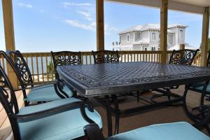 A balcony or terrace at Lighthouse View